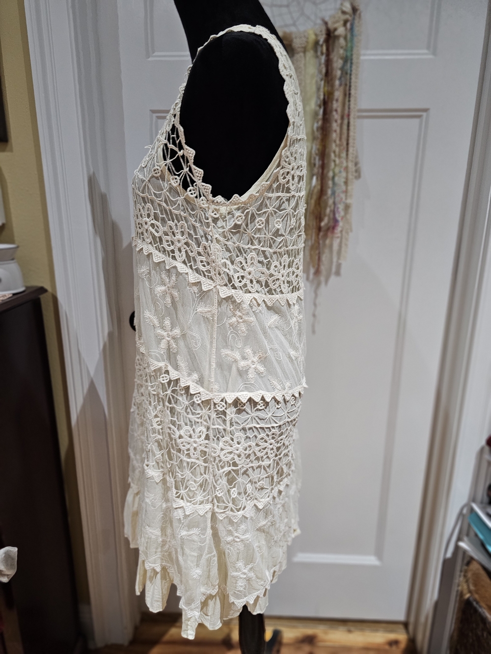 Ryu Cream Crochet Lace Tiered Dress- NWOT - Picture 2 of 9